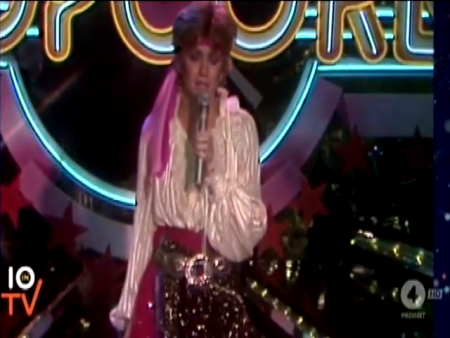 Olivia Newton-John on Popcorn Italy 1981 perfoming Carried Away and Landslide Olivia Newton-John on Popcorn Italy 1981