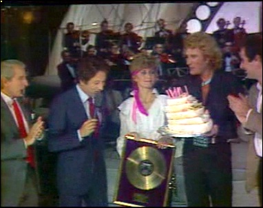 Olivia Newton-John, Stars 1981 performs Physical Olivia Newton-John, Stars 1981